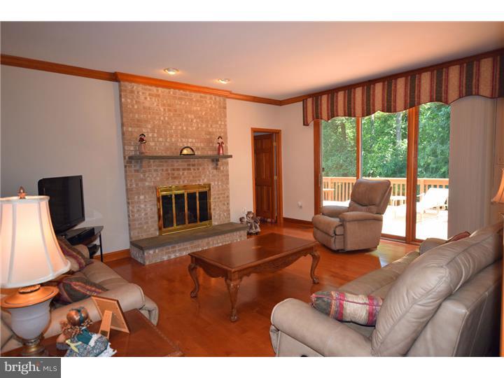 22 Tower Road Broomall, PA 19008 - Photo 11 of 25 Family Room