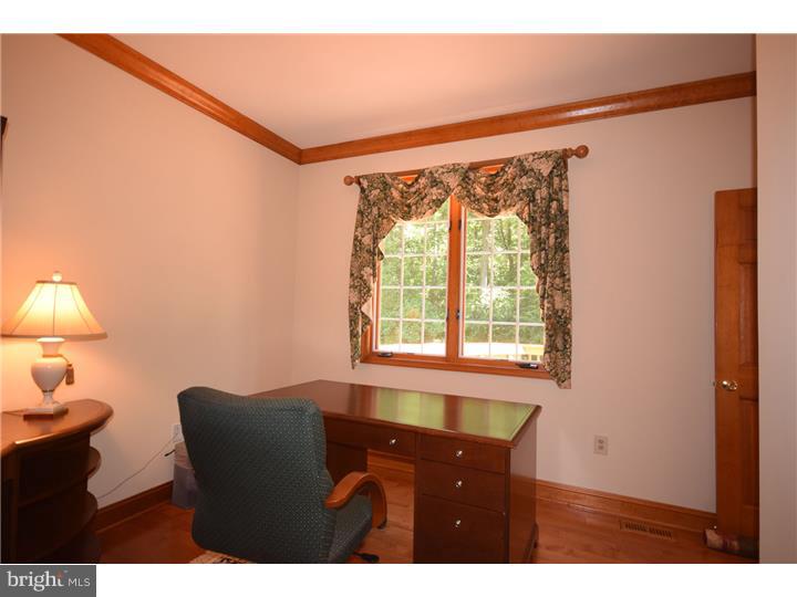 22 Tower Road Broomall, PA 19008 - Photo 12 of 25 Office / Study