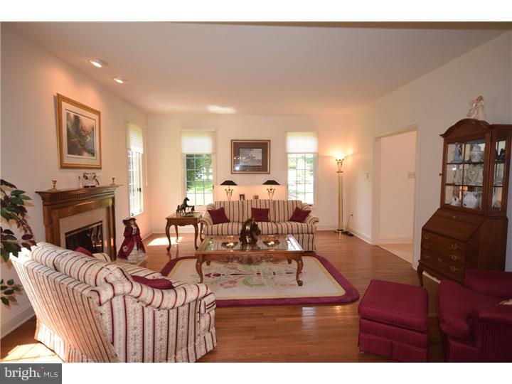 22 Tower Road Broomall, PA 19008 - Photo 19 of 25 Living Room