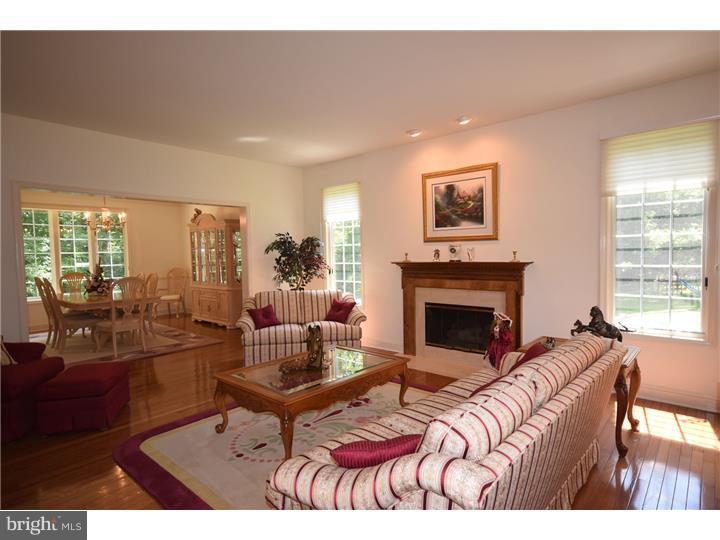 22 Tower Road Broomall, PA 19008 - Photo 5 of 25 Living Room