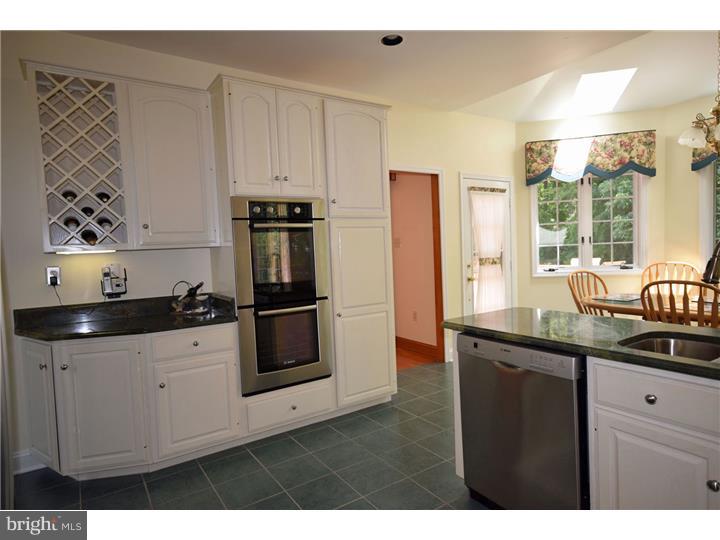 22 Tower Road Broomall, PA 19008 - Photo 8 of 25 Kitchen