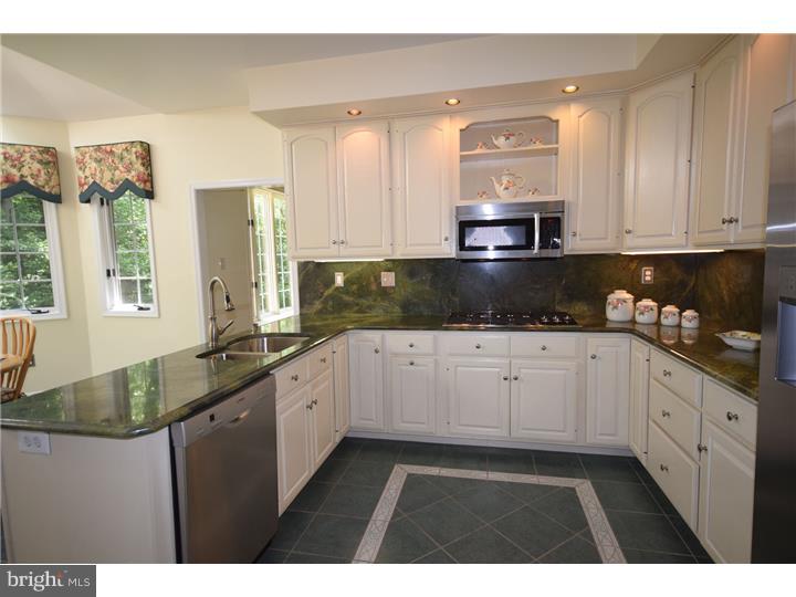 22 Tower Road Broomall, PA 19008 - Photo 9 of 25 Kitchen
