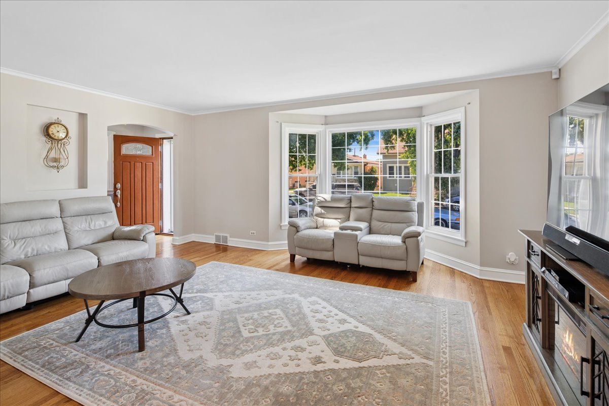 7620 West Rascher Avenue Chicago, IL 60656 - Photo 2 of 28
