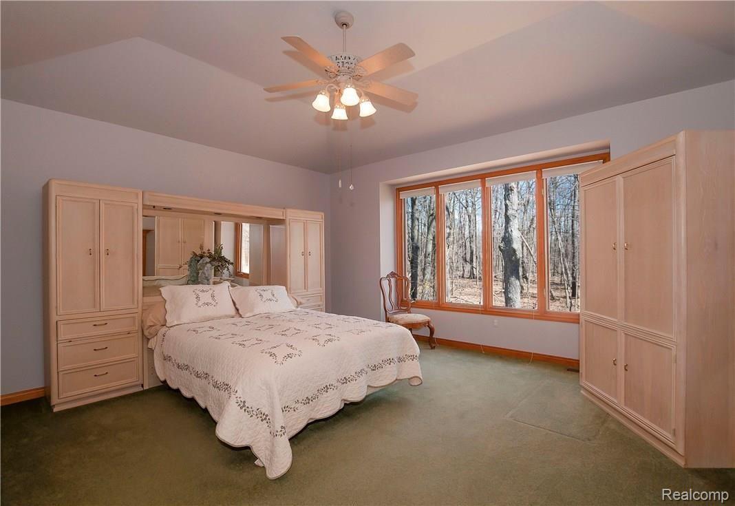 60558 Pennington Way Rochester, MI 48306 - Photo 20 of 50 Main level Master Suite
