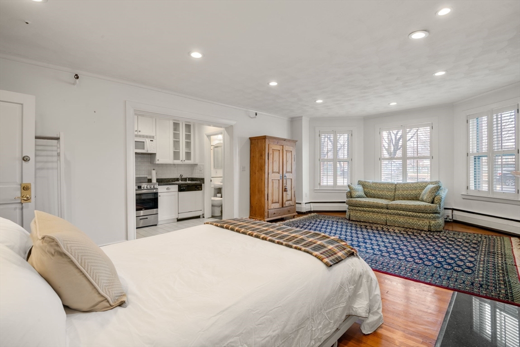 236 Beacon Street, Unit 1E Boston, MA 02116 - Photo 13 of 33