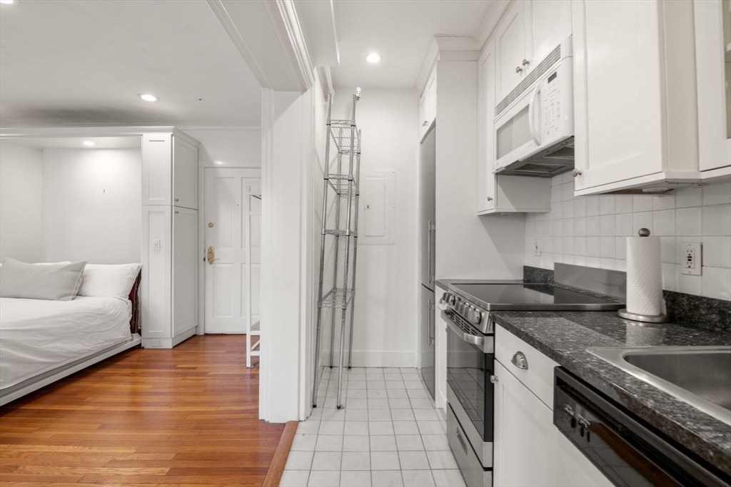 236 Beacon Street, Unit 1E Boston, MA 02116 - Photo 15 of 33