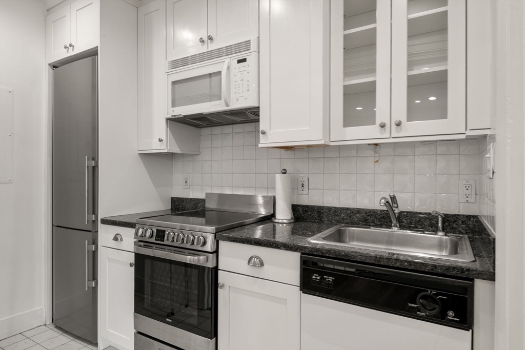 236 Beacon Street, Unit 1E Boston, MA 02116 - Photo 18 of 33