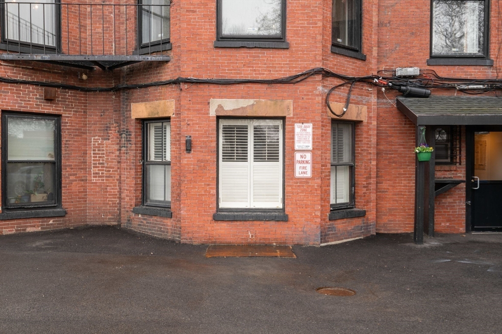 236 Beacon Street, Unit 1E Boston, MA 02116 - Photo 29 of 33