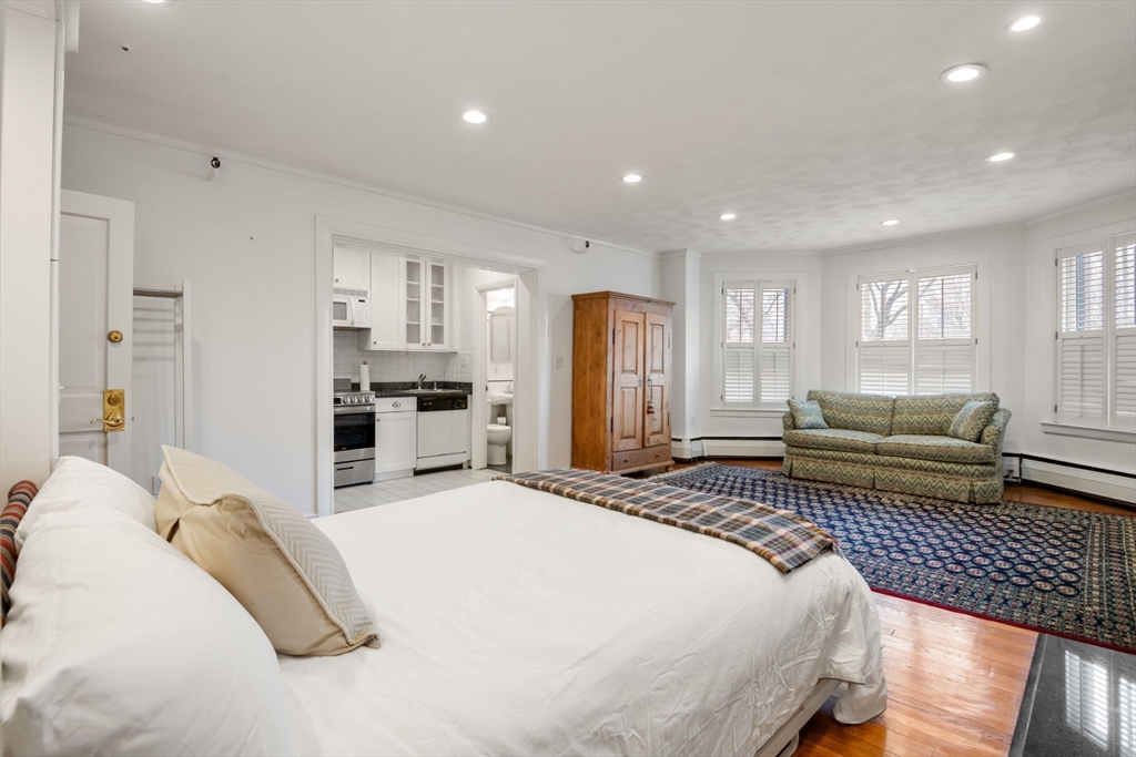 236 Beacon Street, Unit 1E Boston, MA 02116 - Photo 5 of 33