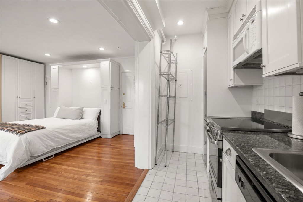 236 Beacon Street, Unit 1E Boston, MA 02116 - Photo 10 of 33