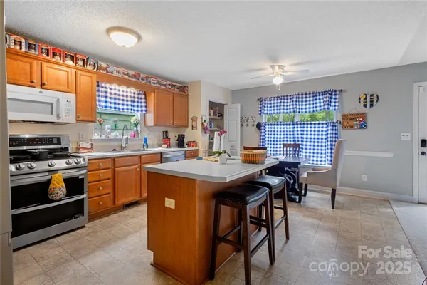 $260,000 | 1198 East Middleton Drive, Creedmoor, NC 27522