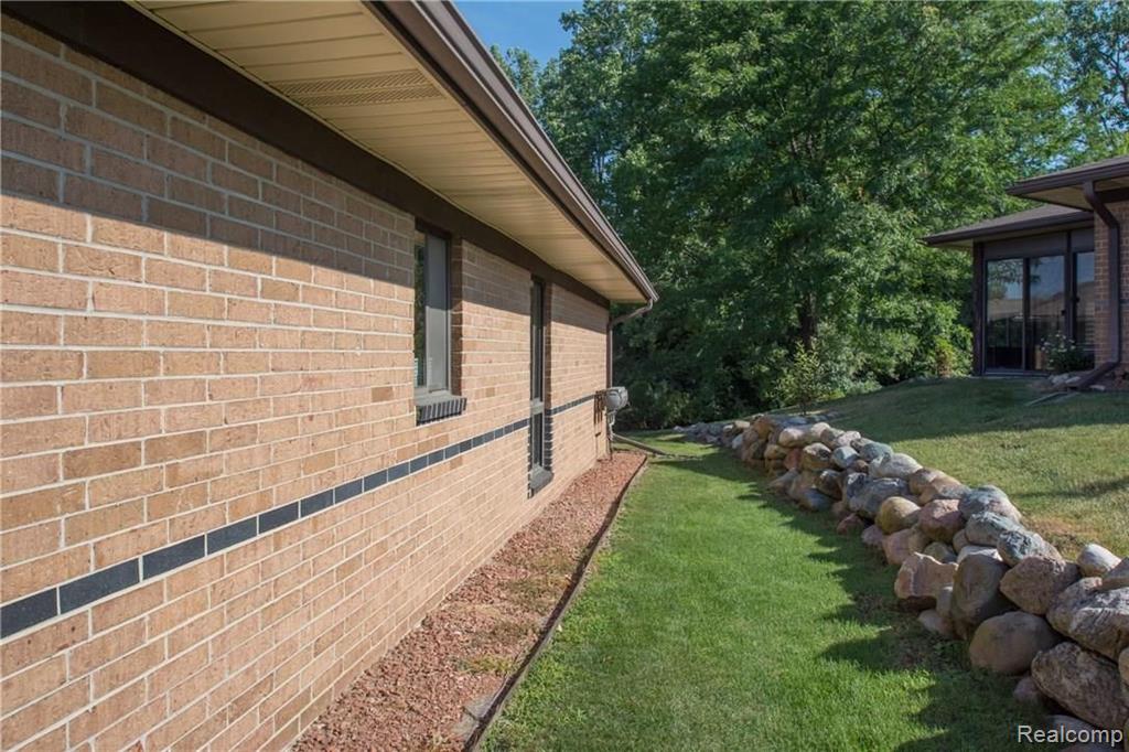 962 Wexford Way Rochester Hills, MI 48307 - Photo 25 of 28