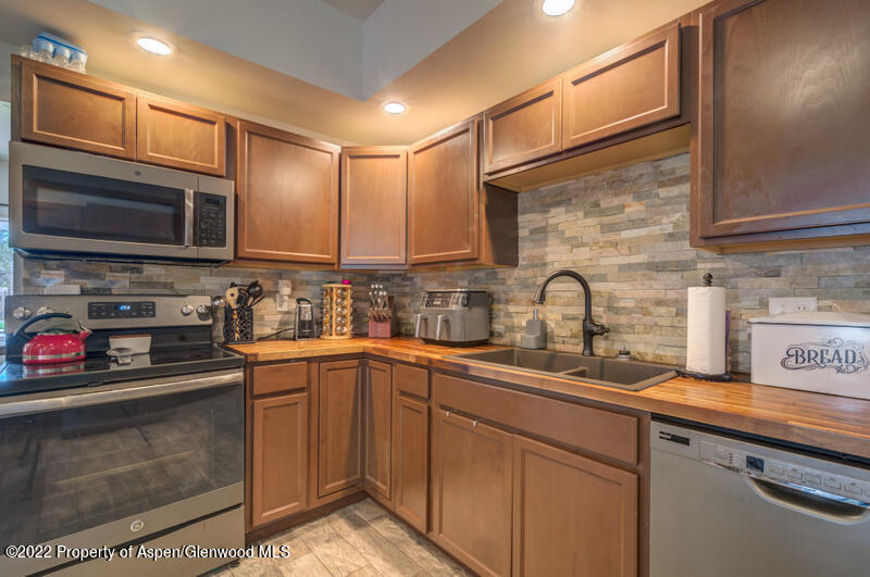 667 Pershing Street Craig, CO 81625 - Photo 21 of 75 IMGP3871_2_3_4_5