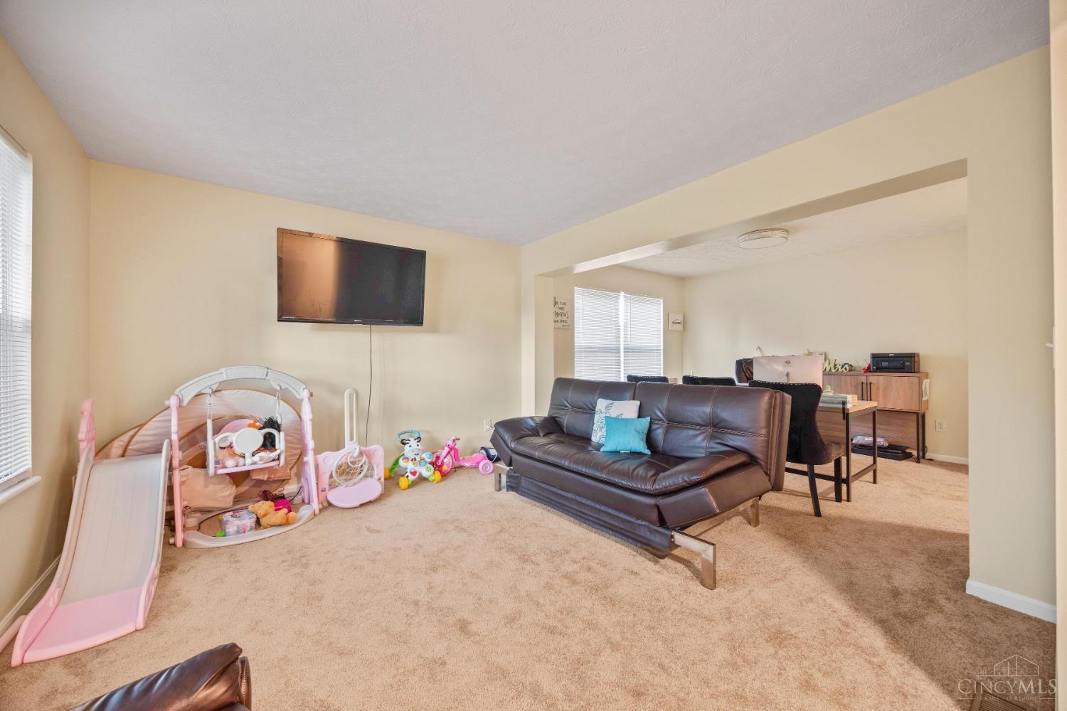 3007 Struble Road Cincinnati, OH 45251 - Photo 4 of 33 Gallery Image 4