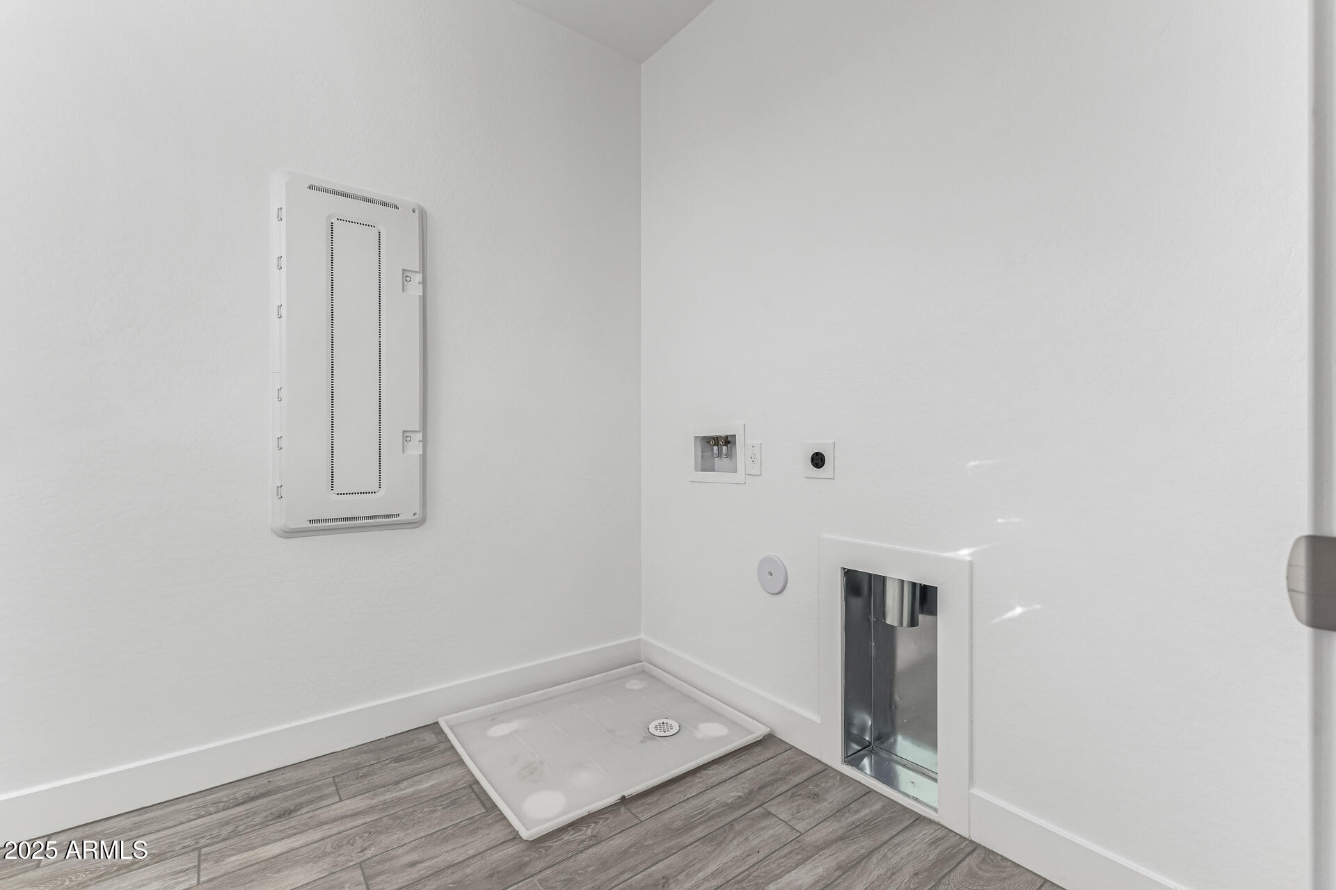 21494 East Timberline Road Queen Creek, AZ 85142 - Photo 27 of 32 a view of an empty room