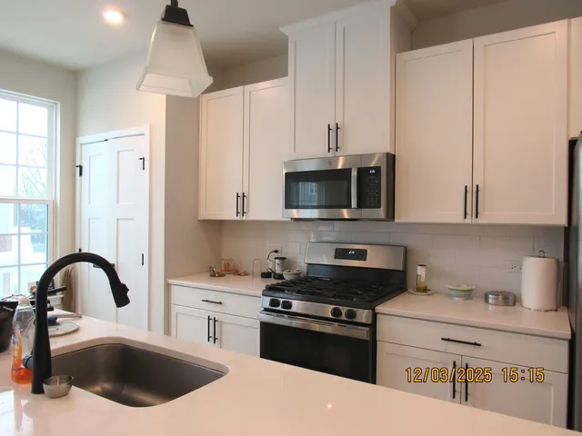 $3,250 | 155 Canterbury Way, Lake Zurich, IL 60047