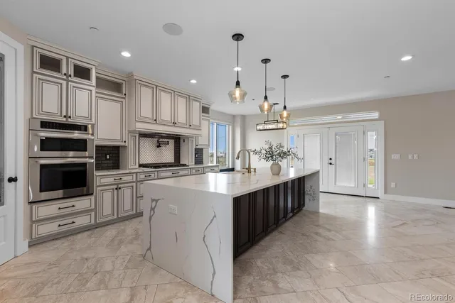 a view of a entryway of a building