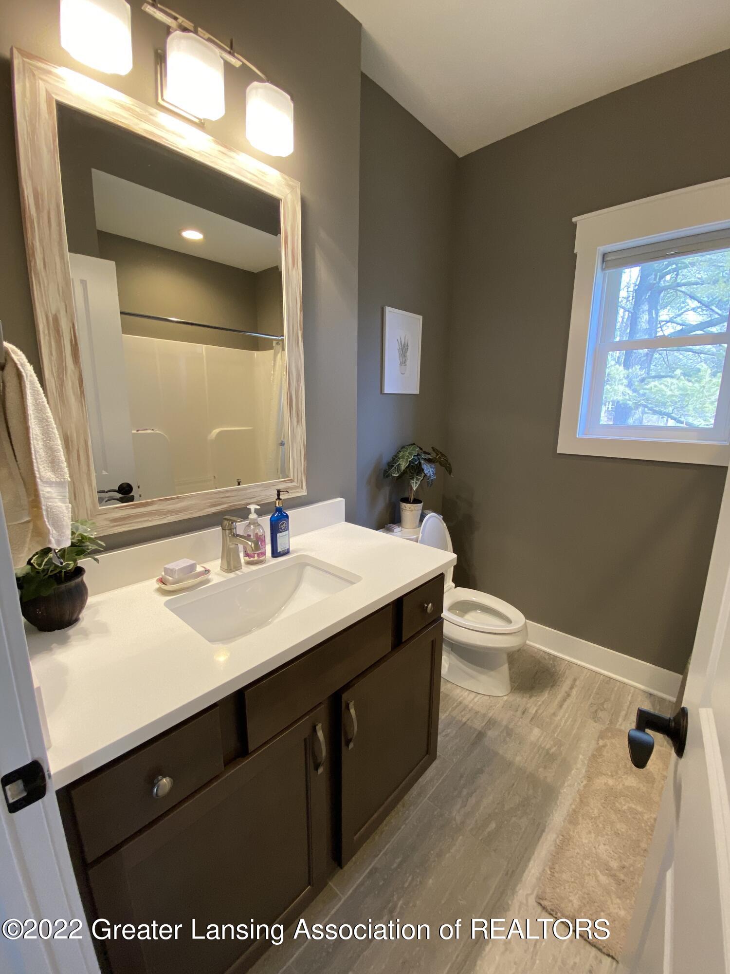 2230 Haslett Road East Lansing, MI 48823 - Photo 9 of 21 IMG_8698