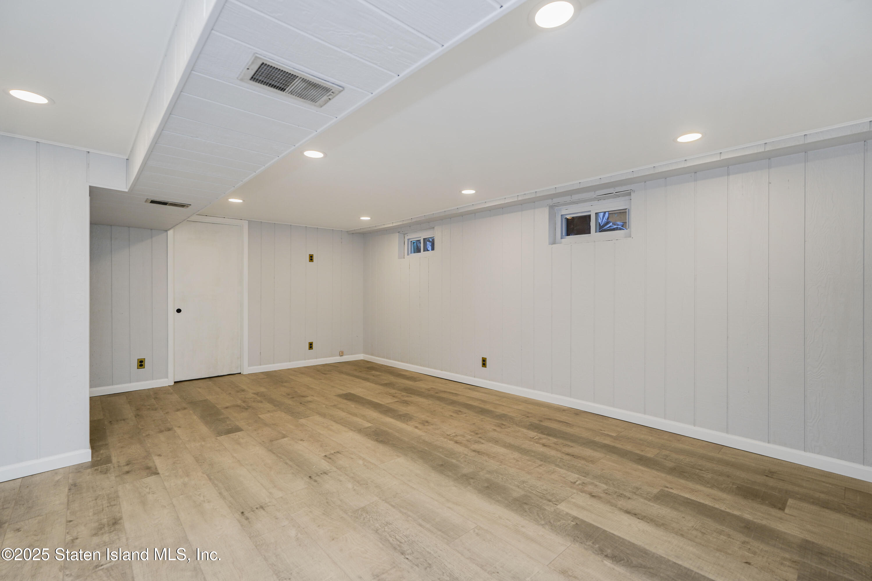 80 Gold Avenue Staten Island, NY 10312 - Photo 27 of 33 a view of room