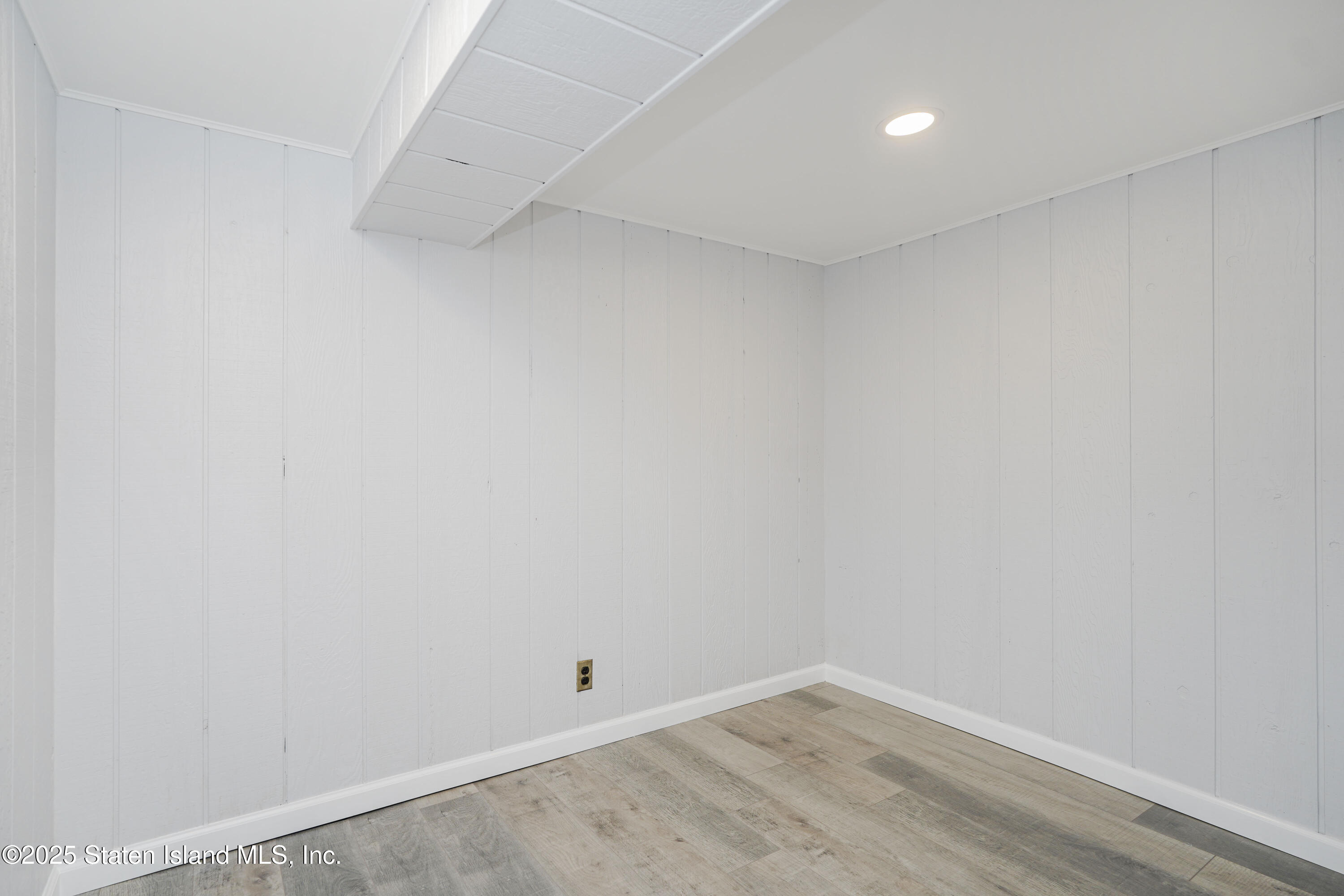 80 Gold Avenue Staten Island, NY 10312 - Photo 28 of 33 a view of an empty room