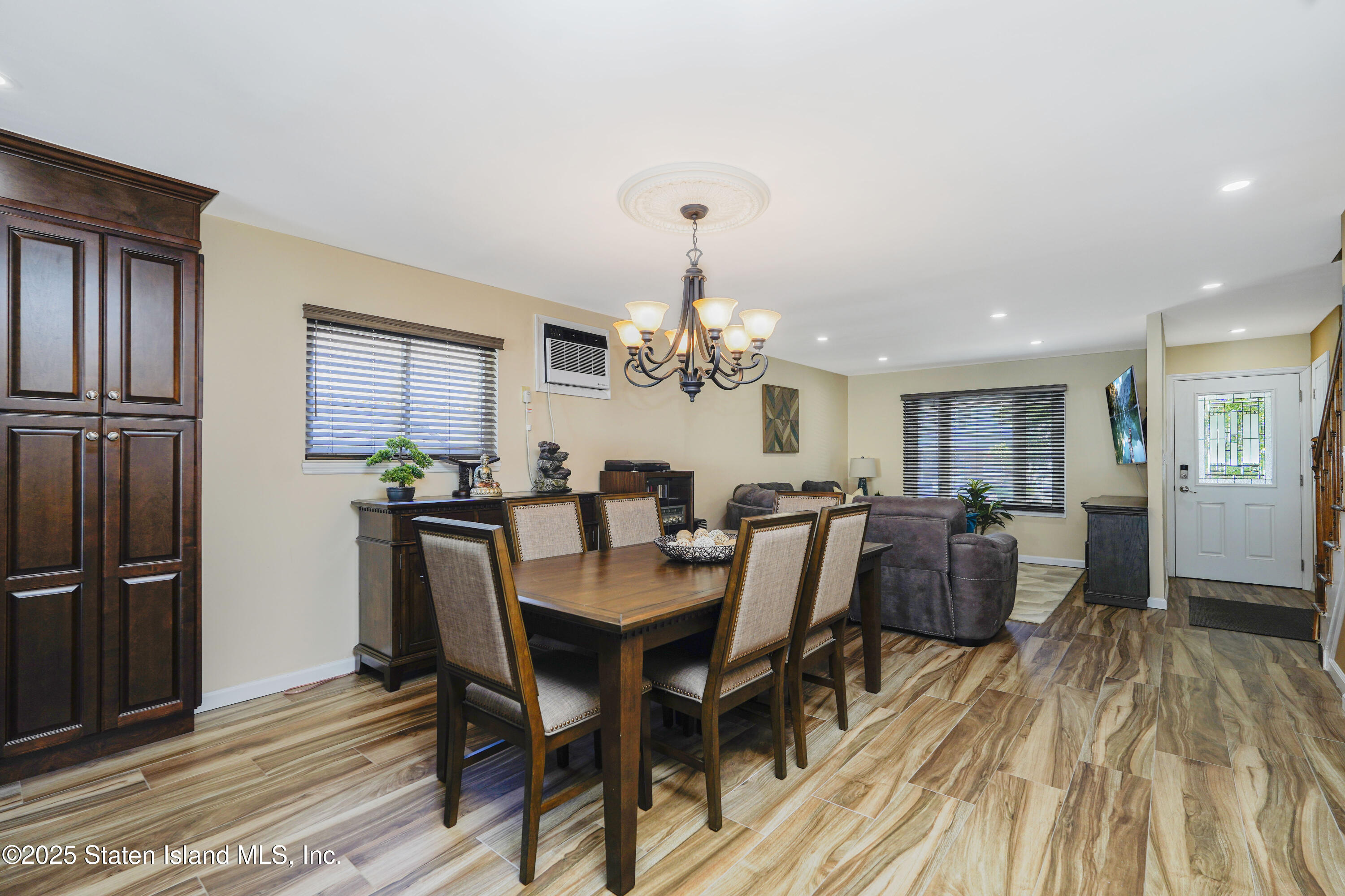 80 Gold Avenue Staten Island, NY 10312 - Photo 5 of 33 a view of a dining room with furniture