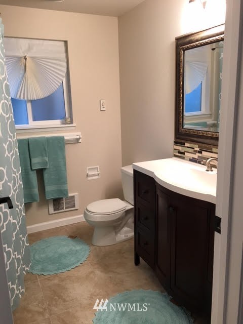 15009 110th Place Northeast Bothell, WA 98011 - Photo 3 of 7 Gallery Image 3