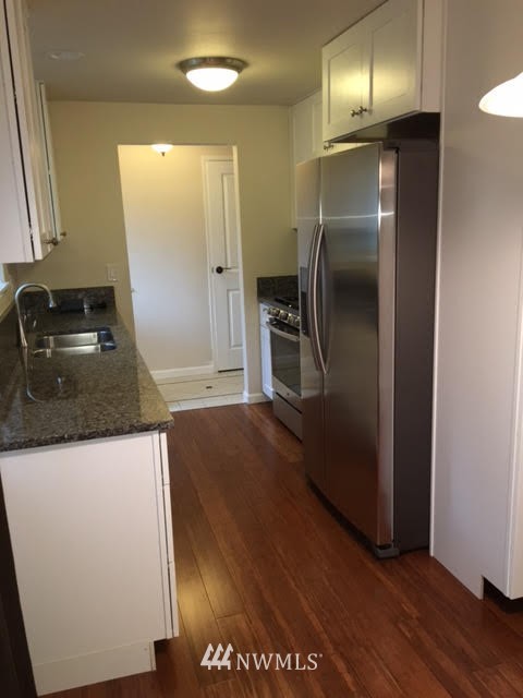 15009 110th Place Northeast Bothell, WA 98011 - Photo 5 of 7 Gallery Image 5