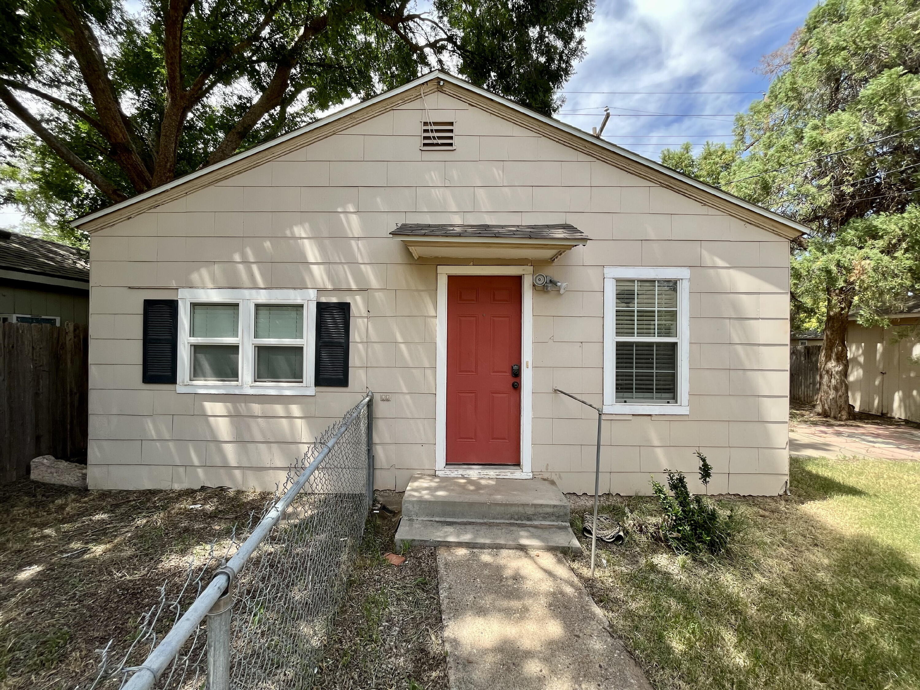 3006 30th Street, Unit REAR Lubbock, TX 79410 - Photo 1 of 14 CAD008BC-CA4B-43BB-BC2C-CFE33FEF39C9