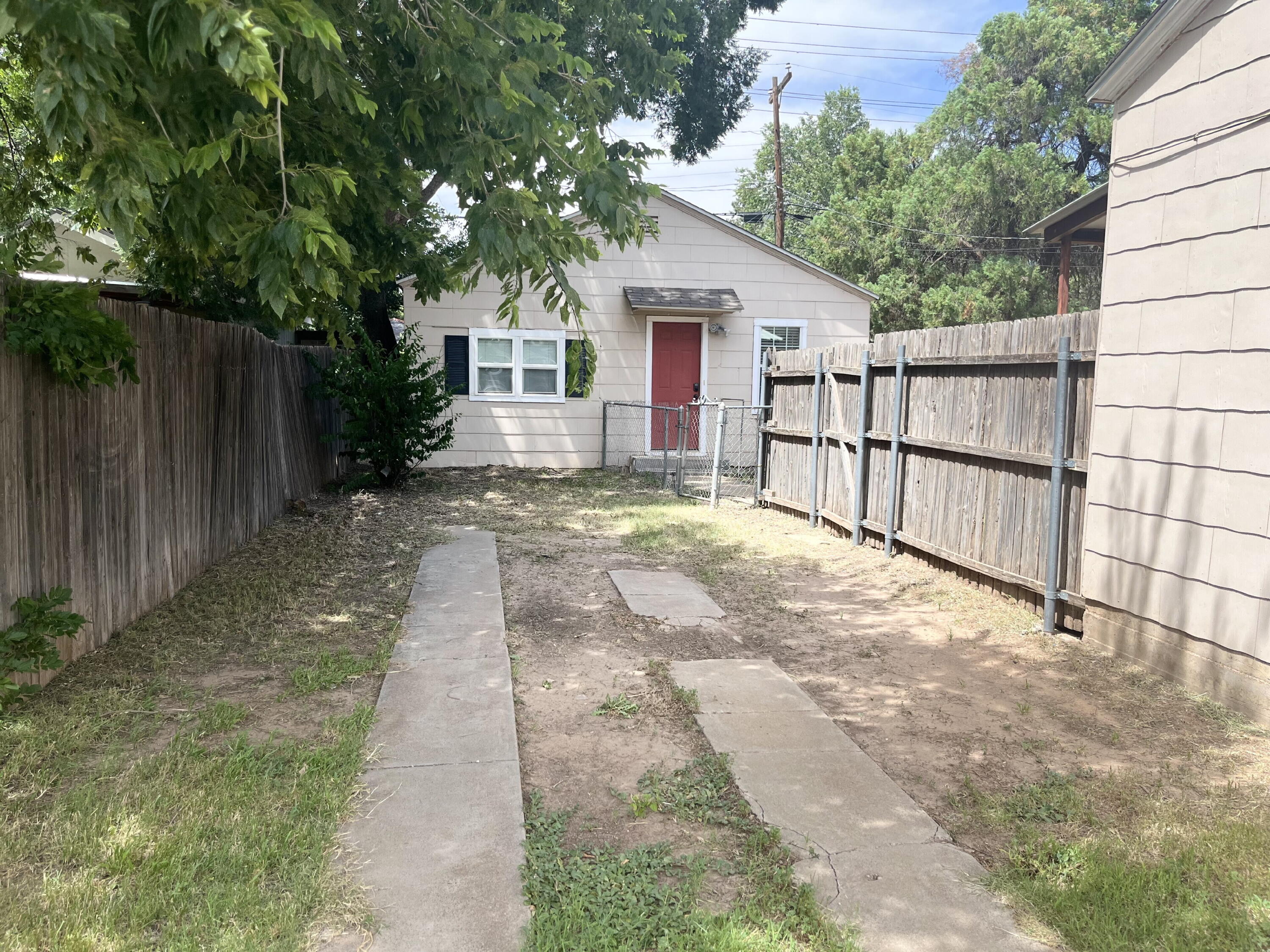 3006 30th Street, Unit REAR Lubbock, TX 79410 - Photo 14 of 14 9910BBA1-D1A6-46FE-9867-C40A40E71896
