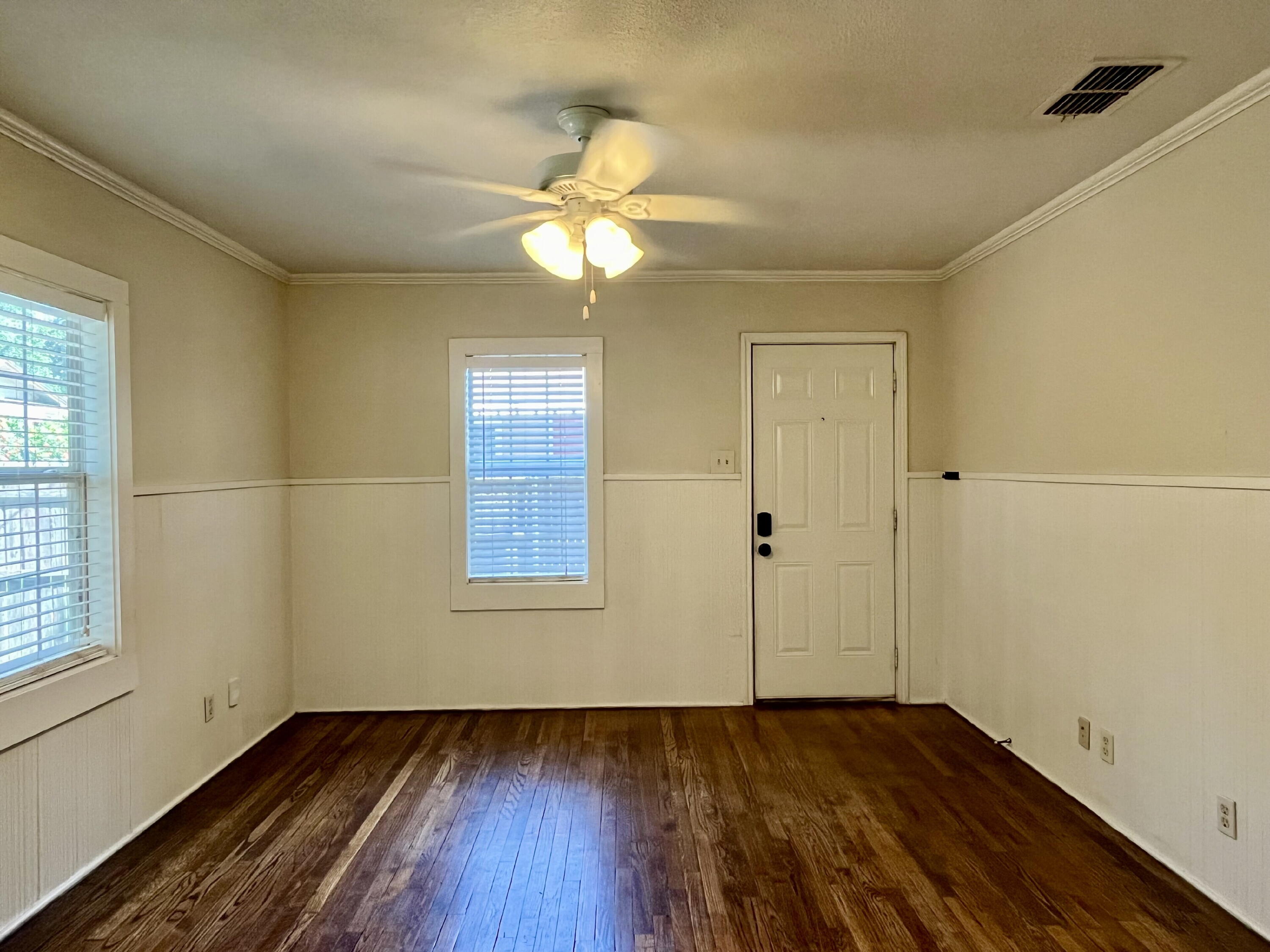 3006 30th Street, Unit REAR Lubbock, TX 79410 - Photo 3 of 14 IMG_6571