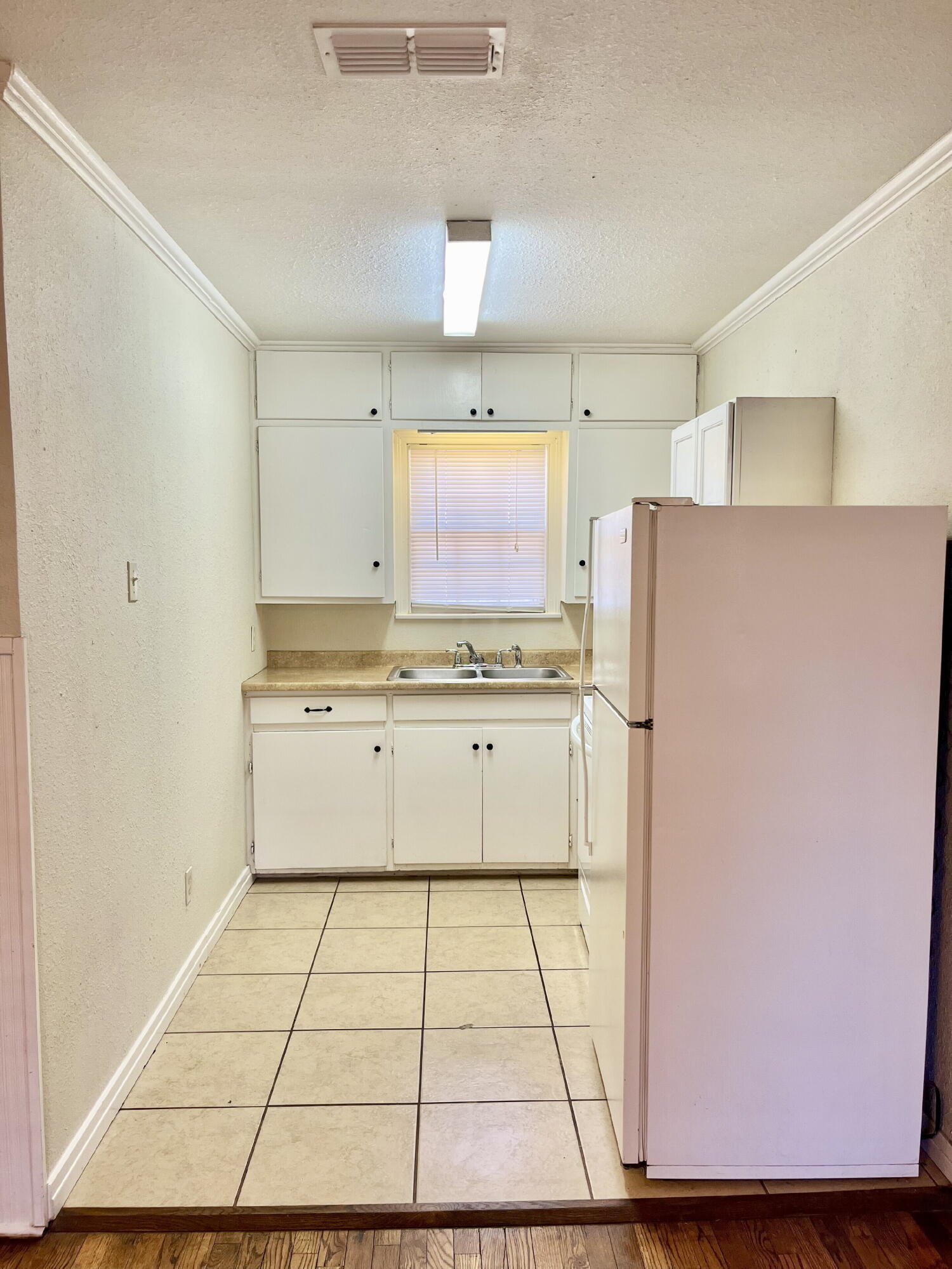 3006 30th Street, Unit REAR Lubbock, TX 79410 - Photo 4 of 14 IMG_6572