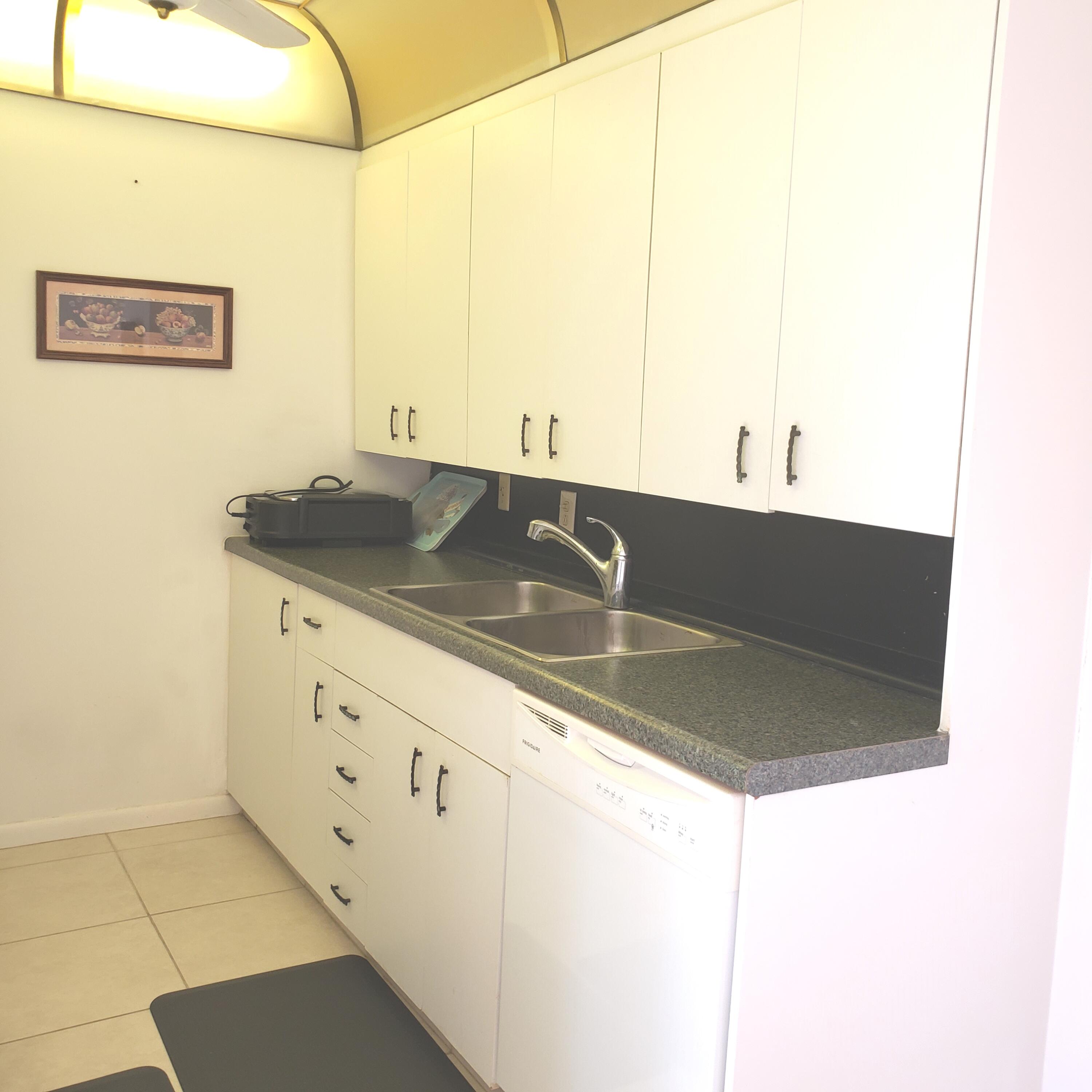 3048 Rexford Drive Boca Raton, FL 33434 - Photo 15 of 33 galley kitchen