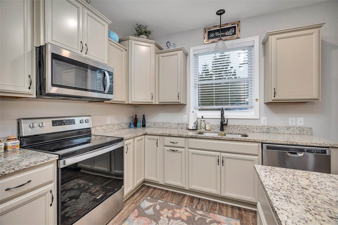 486 Bartram Loop Waynesville, GA 31566 - Photo 9 of 20