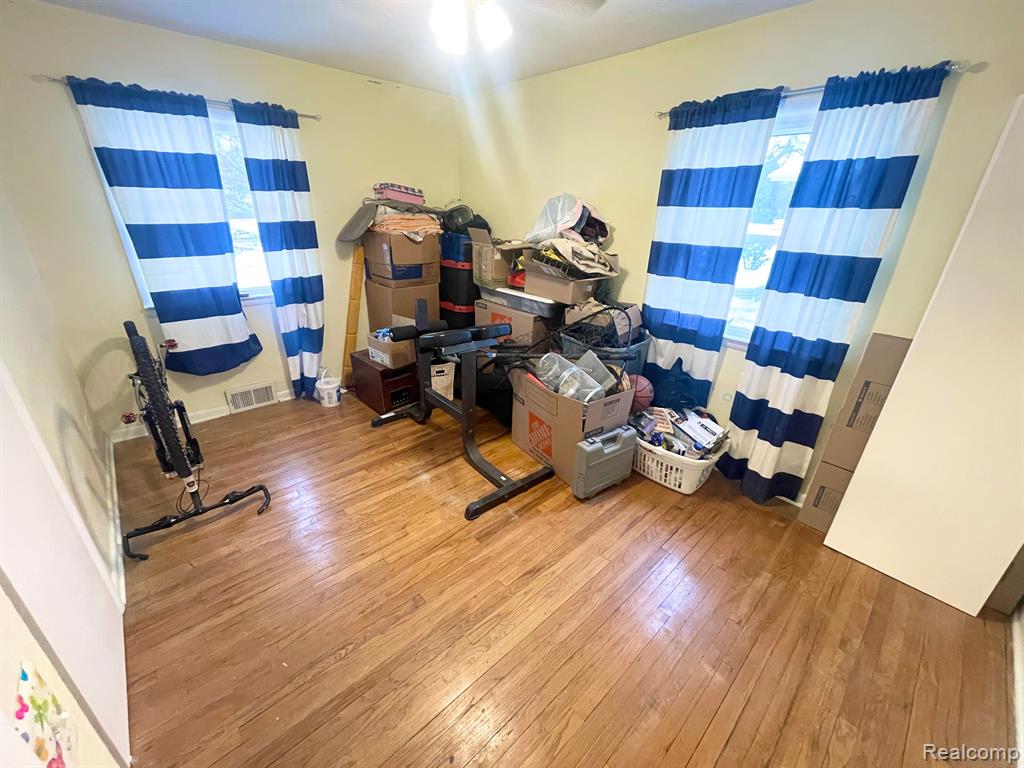2329 Riverside Drive Port Huron, MI 48060 - Photo 12 of 22