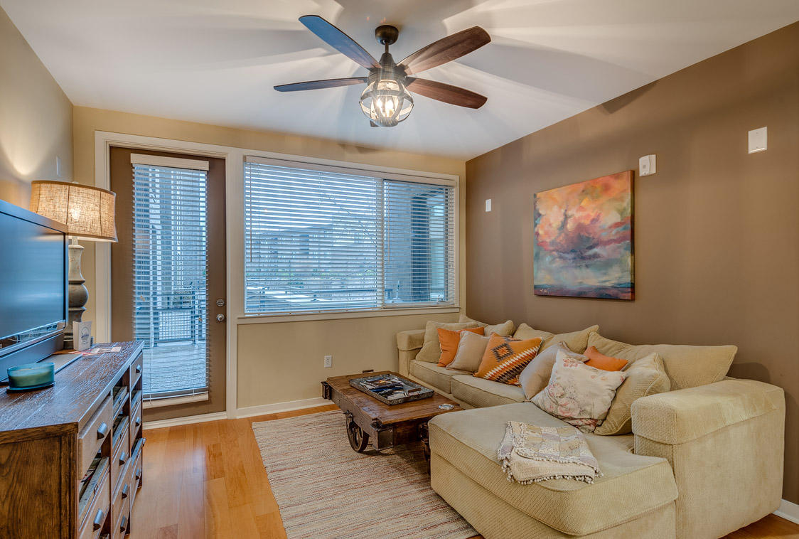 200 Manufacturers Road, Unit 229 Chattanooga, TN 37405 - Photo 1 of 1 229 living room