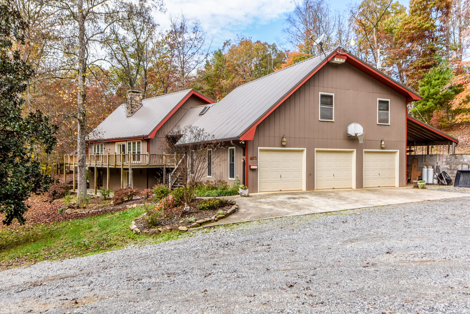 3967 Sevierville Road Maryville, TN 37804 - Photo 12 of 40 Three car oversized garage