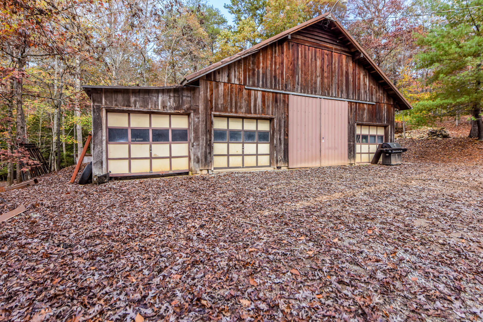 Large garage/barn