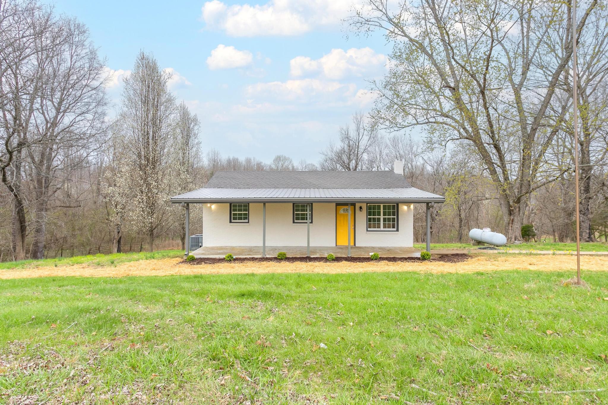 1670 Neptune Road Ashland City, TN 37015 - Photo 2 of 50 Gallery Image 2