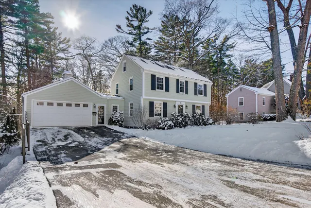$1,395,000 | 14 Rocky Hill Road, Cape Elizabeth, ME 04107