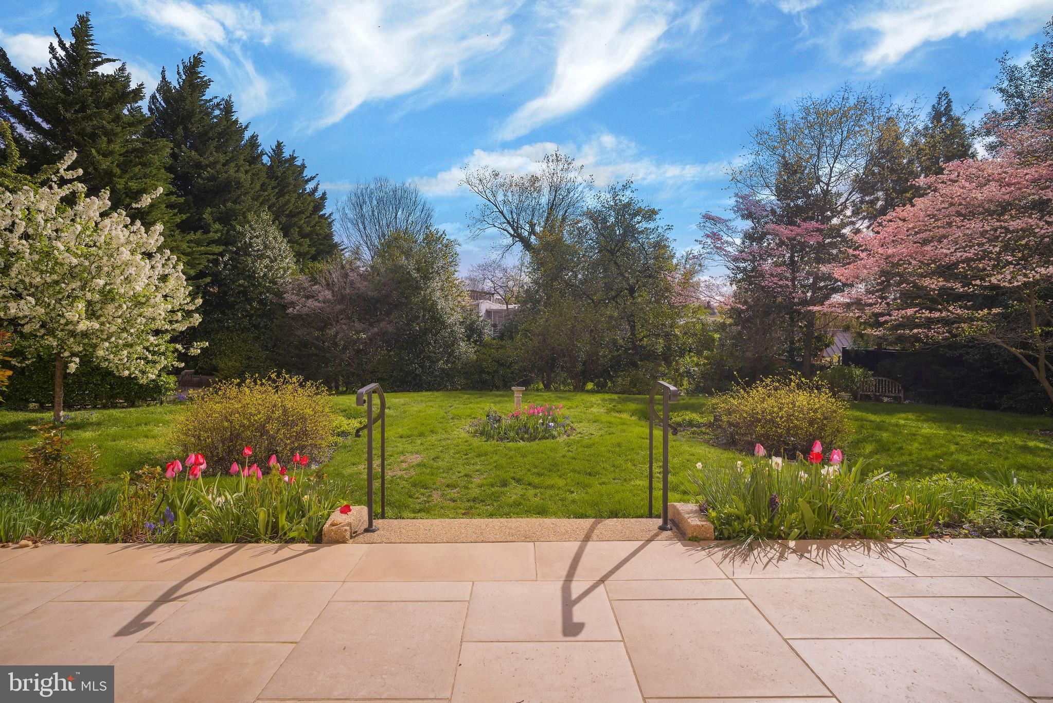 1657 31st Street Northwest, Unit 203 Washington, DC 20007 - Photo 20 of 24 Lush Community Gardens
