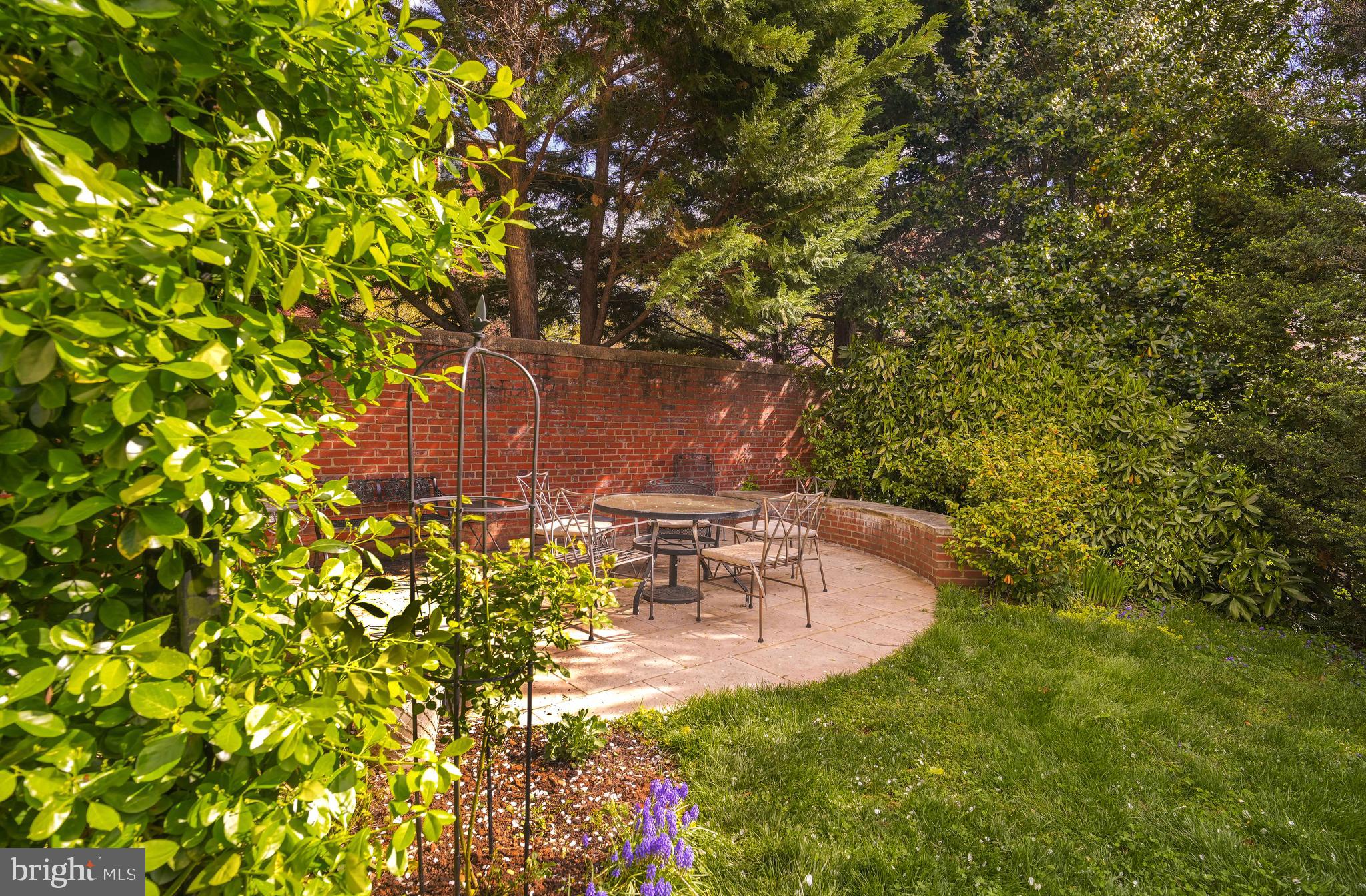 1657 31st Street Northwest, Unit 203 Washington, DC 20007 - Photo 22 of 24 Lush Community Gardens