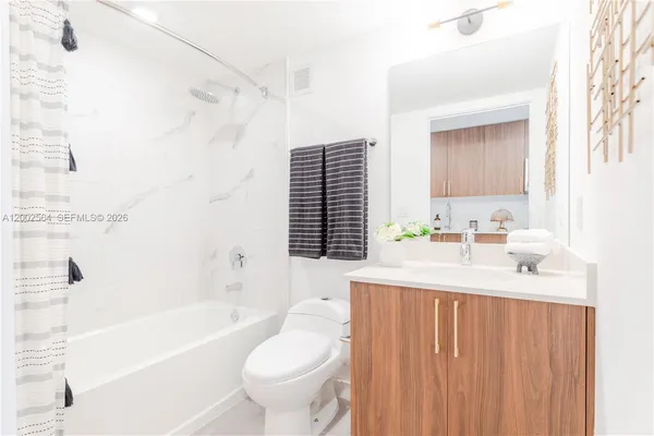 $1,619 | 1950 West 49th Street, Unit 474, Hialeah, FL 33012
