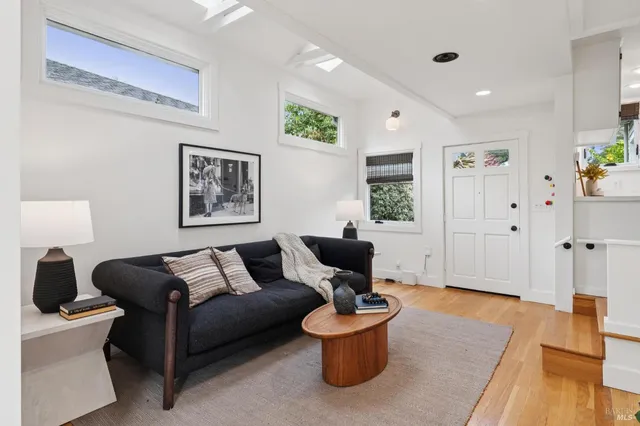 $1,895,000 | 247 Chapman Drive, Corte Madera, CA 94925