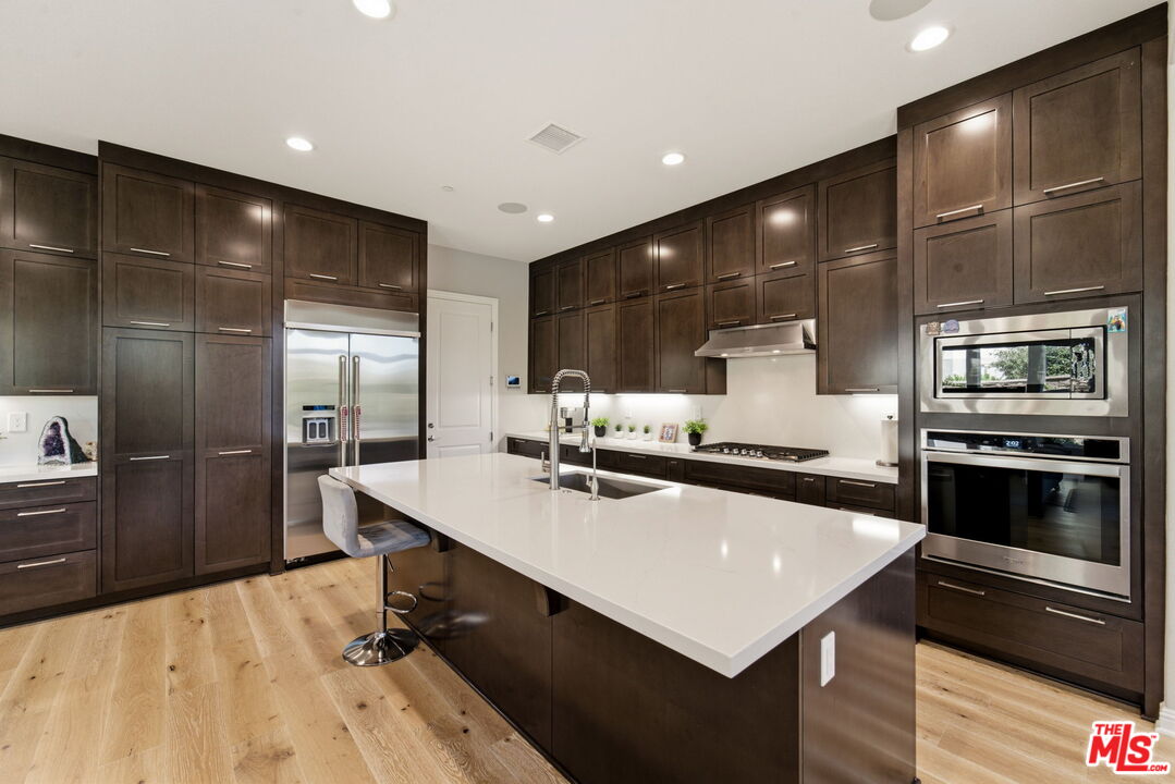 20715 Butternut Circle Porter Ranch, CA 91326 - Photo 6 of 31 Gallery Image 6