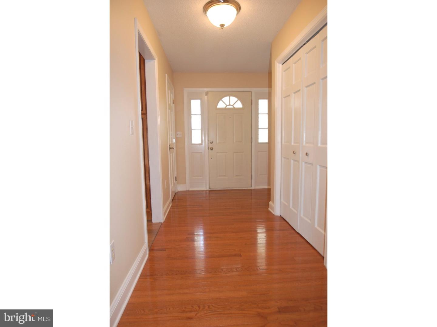 6463 West Denneys Road Dover, DE 19901 - Photo 10 of 23 Hallway