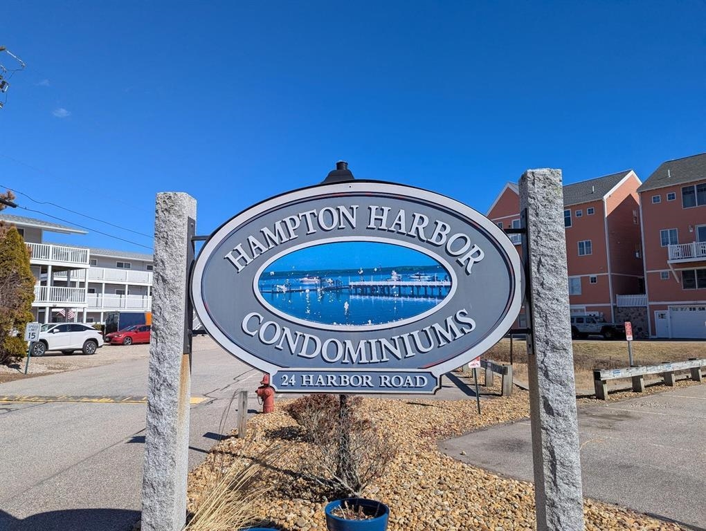 24 Harbor Road, Unit 4 Hampton, NH 03842 - Photo 3 of 44
