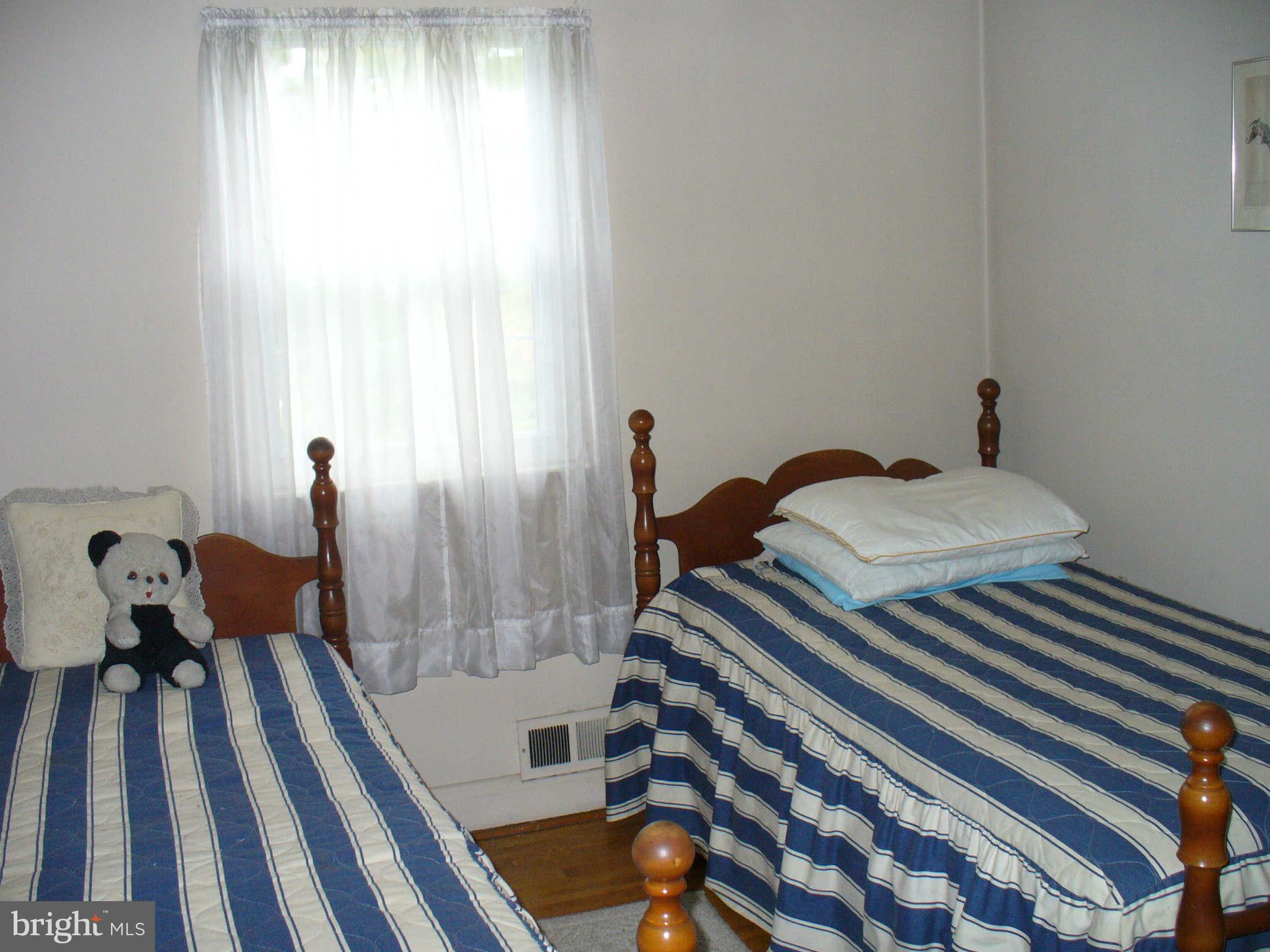 5731 Edgepark Road Baltimore, MD 21239 - Photo 6 of 12 Bedroom