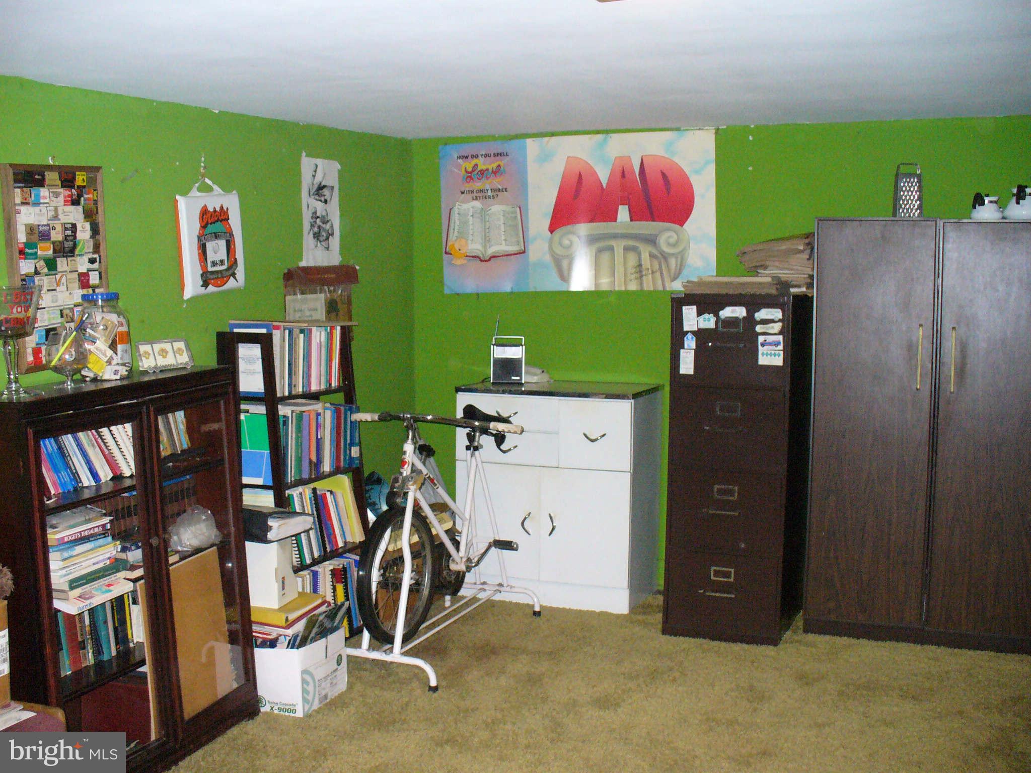 5731 Edgepark Road Baltimore, MD 21239 - Photo 10 of 12 Family Room