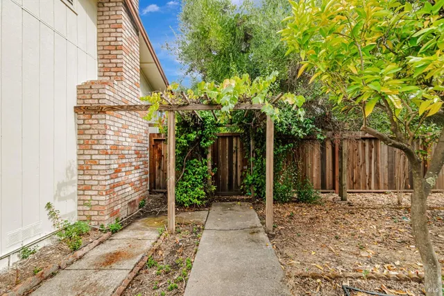 $749,000 | 1103 Mitzi Drive, Calistoga, CA 94515