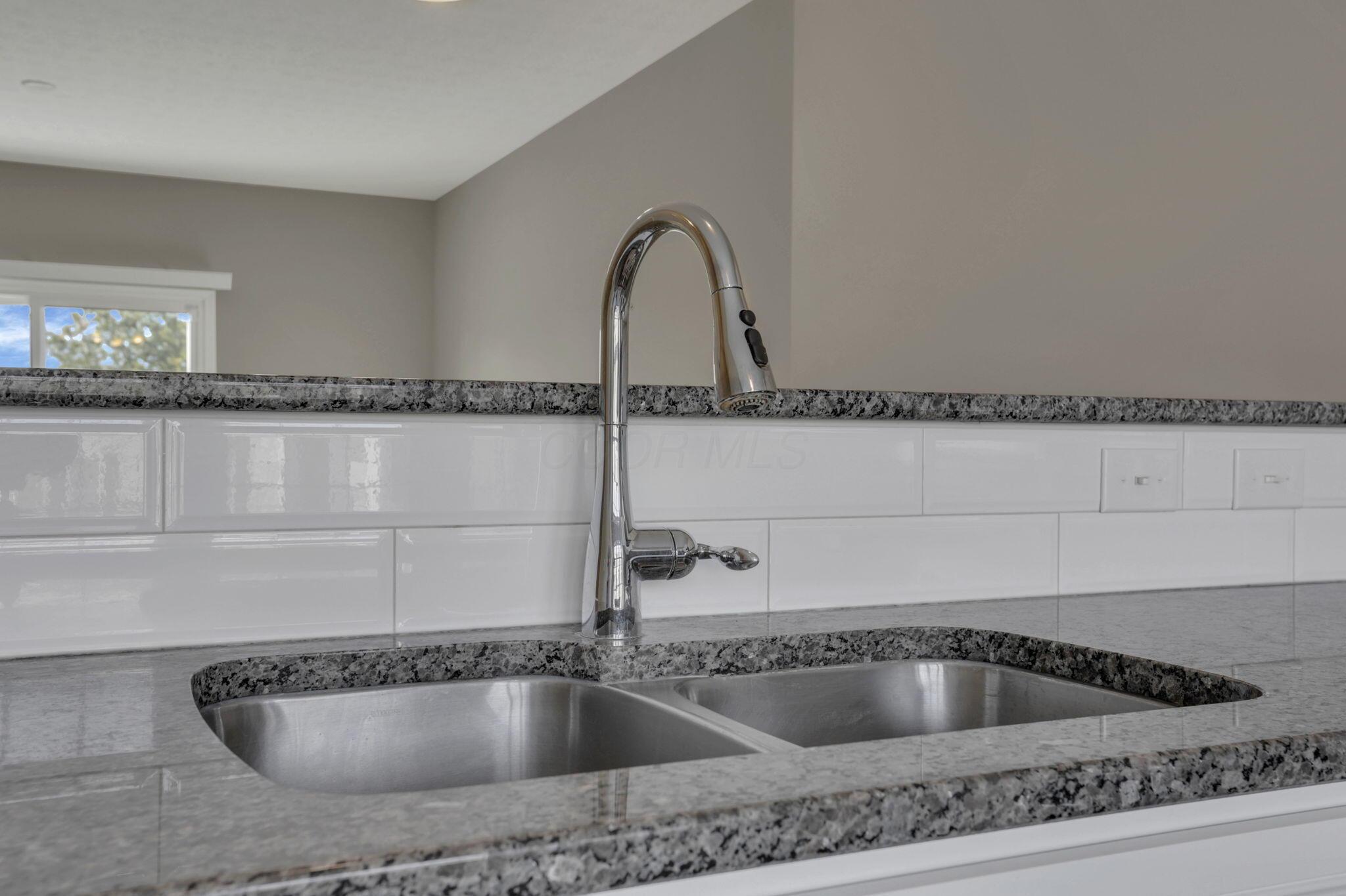 232 Autumn Ridge Circle Pickerington, OH 43147 - Photo 22 of 47 Kitchen